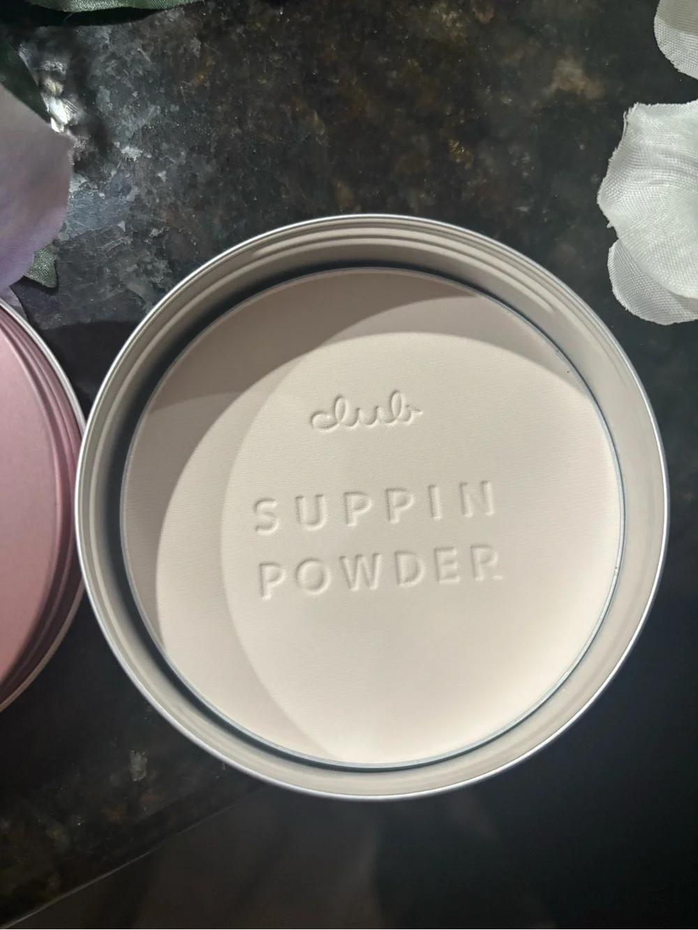 NWOT Club Cosmetics Suppin Powder Lightweight Finishing Powder - Pink